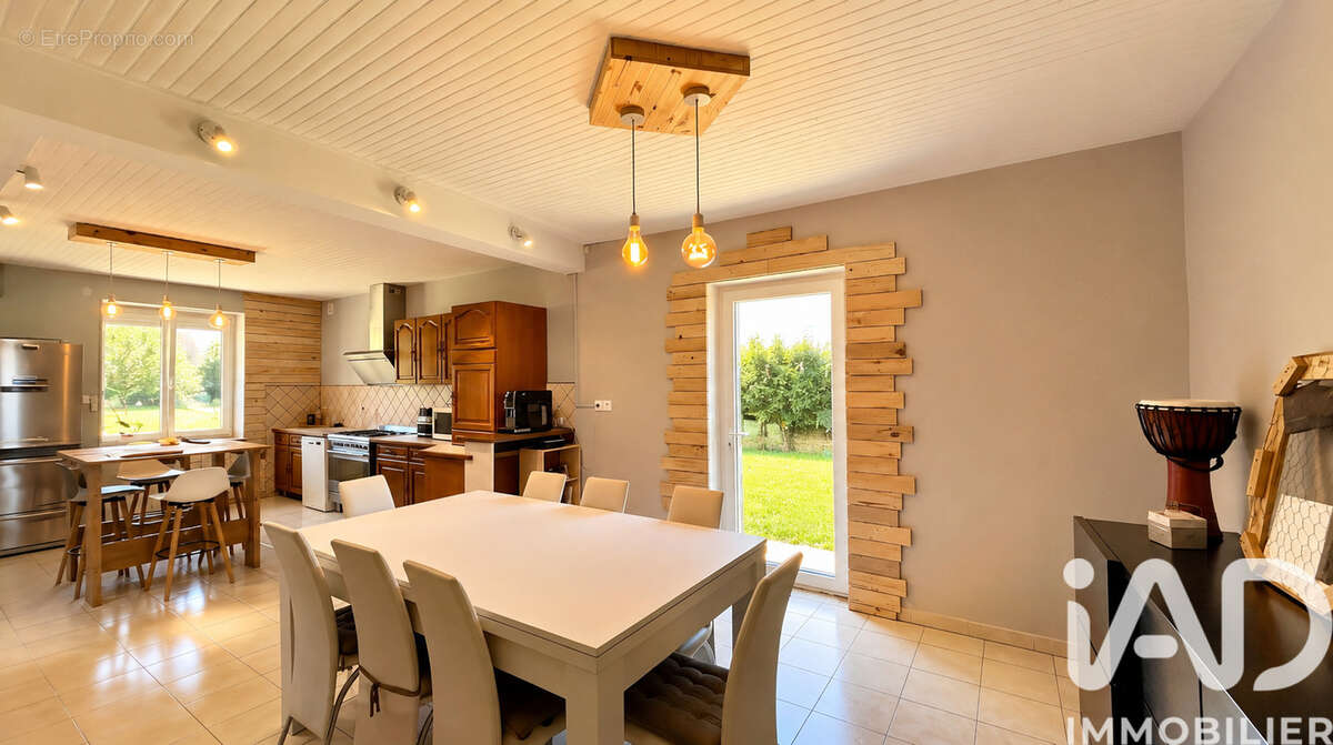 Maison 212 m² à Manthes  - photo 2