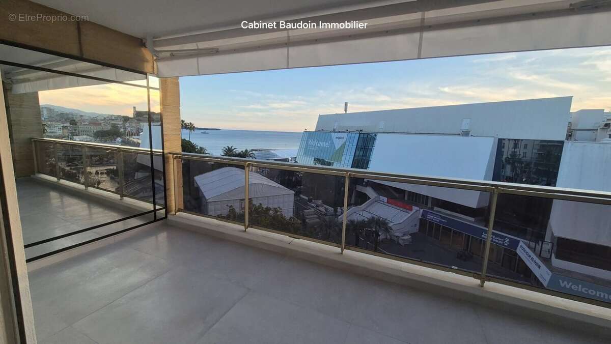 Exclusif CROISETTE ! Spacieux T2 54 m2  VUE MER, face aux ma - photo 4