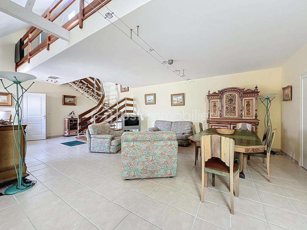 Appartement à HAUTEVILLE-SUR-MER