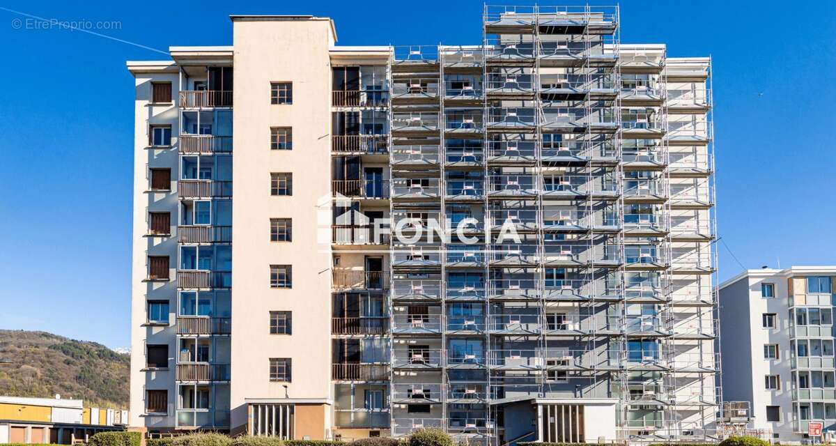 Appartement à SAINT-MARTIN-D'HERES