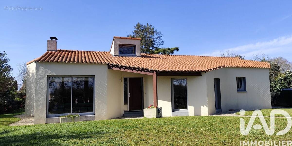 Photo 1 - Maison à SAINT-JULIEN-DE-CONCELLES