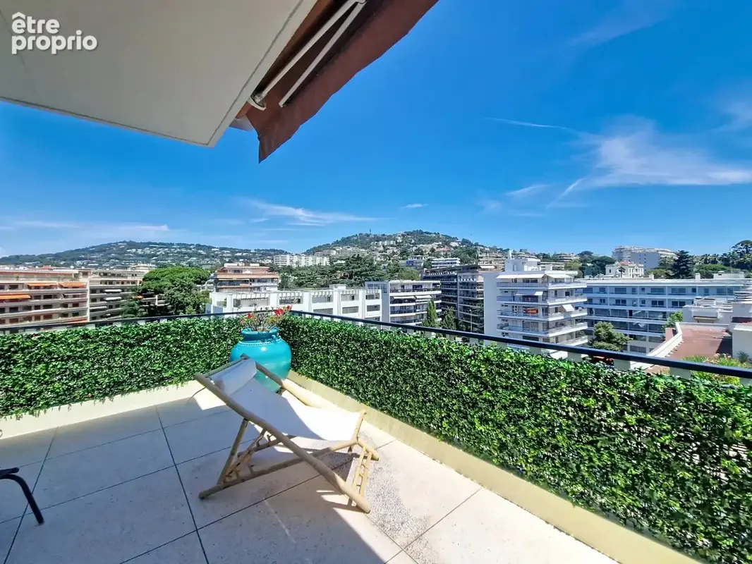 Cannes - arriere croisette - dernier etage - grande terrasse - photo 1