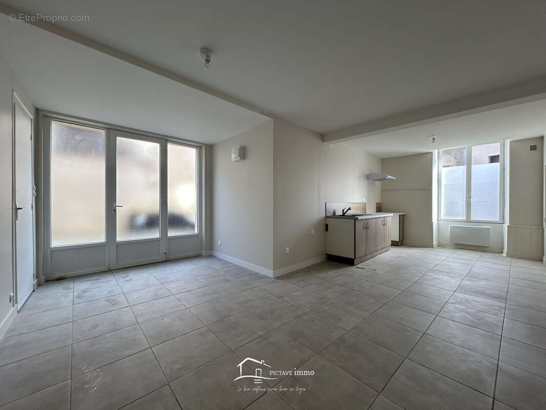 Appartement à LUSIGNAN