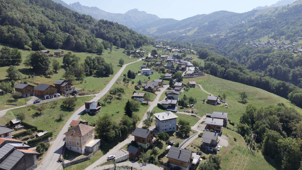 Terrain à LES AVANCHERS-VALMOREL