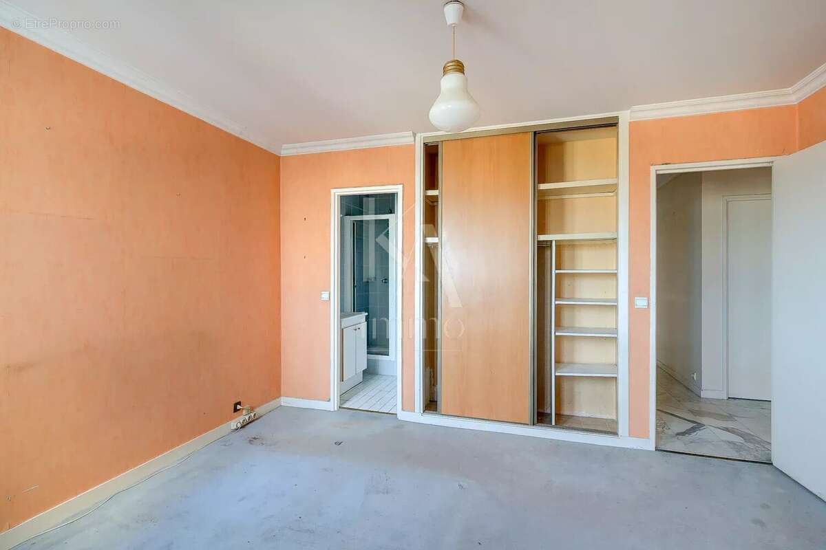 Appartement à SURESNES