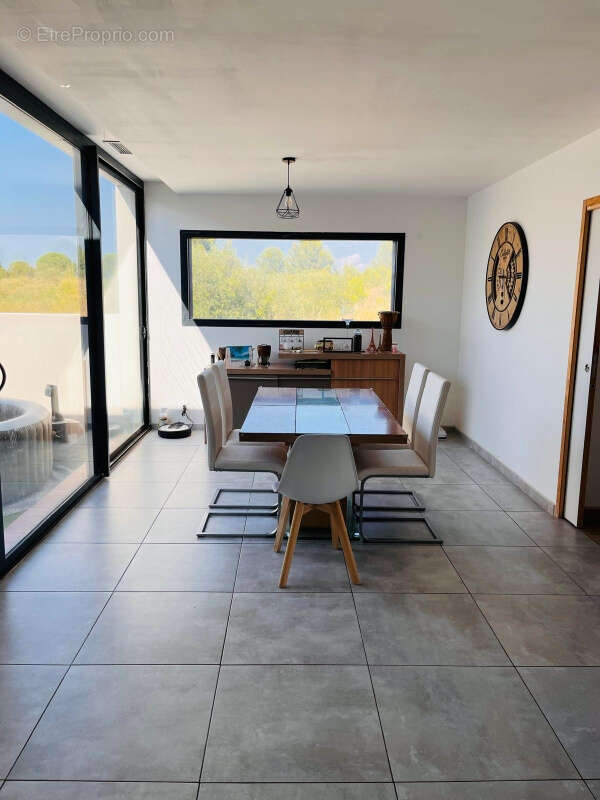 Maison à PEYRESTORTES