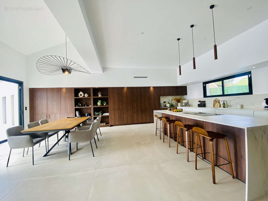 Maison à VILLEMOUSTAUSSOU