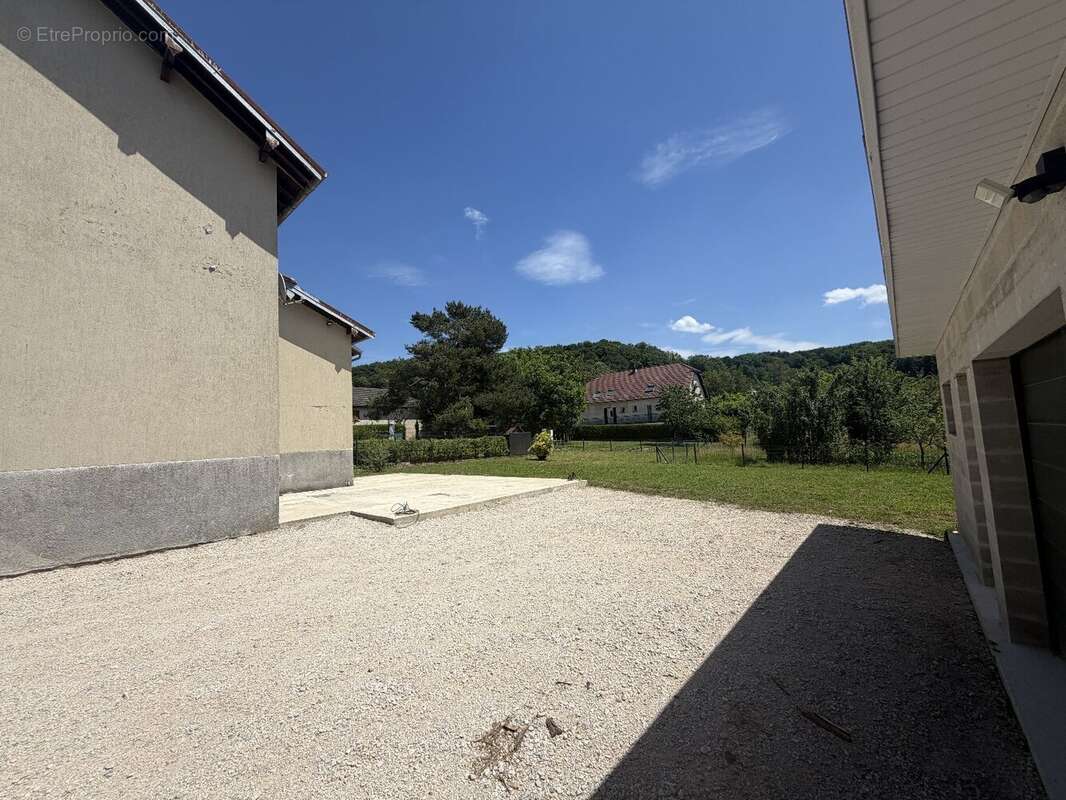 Maison à VOUJEAUCOURT