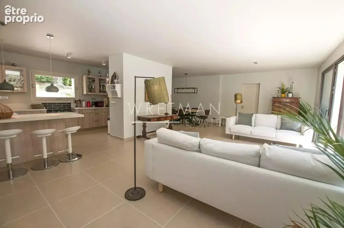 Co Exclusive À vendre près de Valbonne - Domaine de 3 logements - photo 10