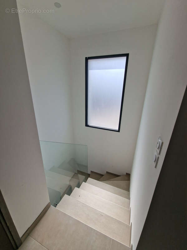 Maison à SAINT-BRES