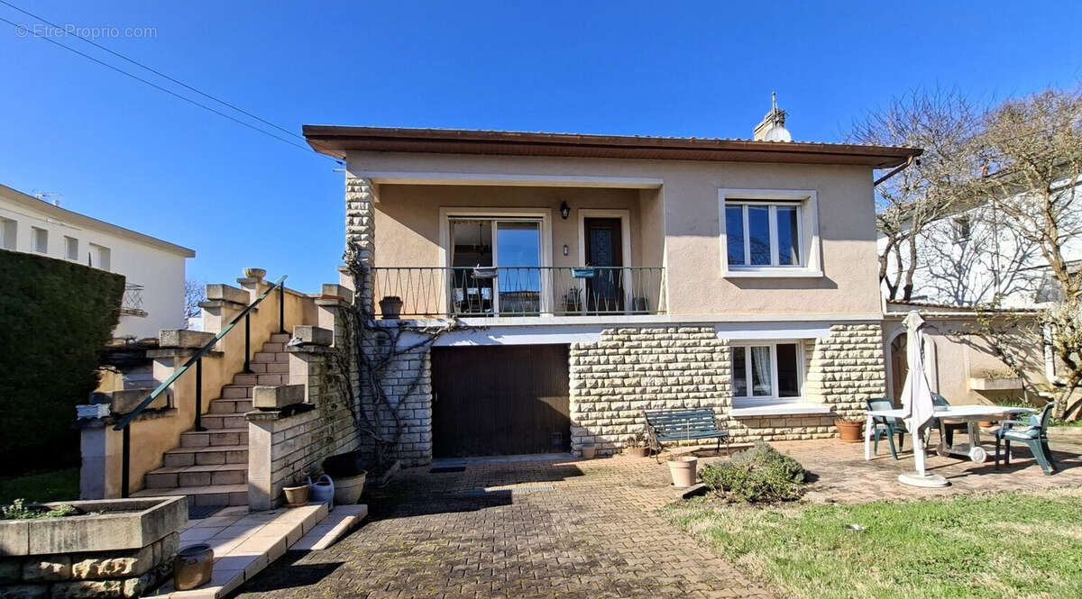 Maison à VAUX-SUR-MER