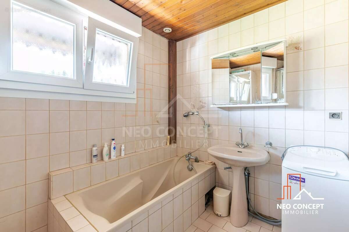Maison familiale 124 m² habitables – 149 m² au sol – Terrain de 7,16 ares - photo 8