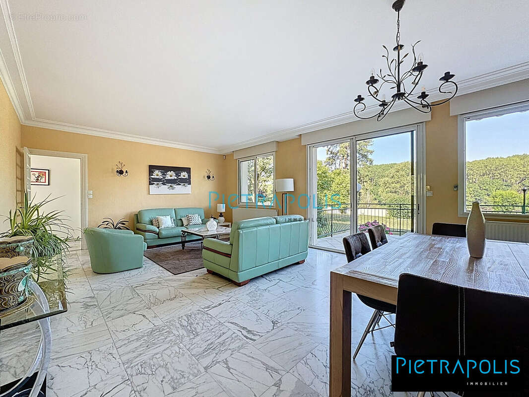 Maison à MONTMERLE-SUR-SAONE