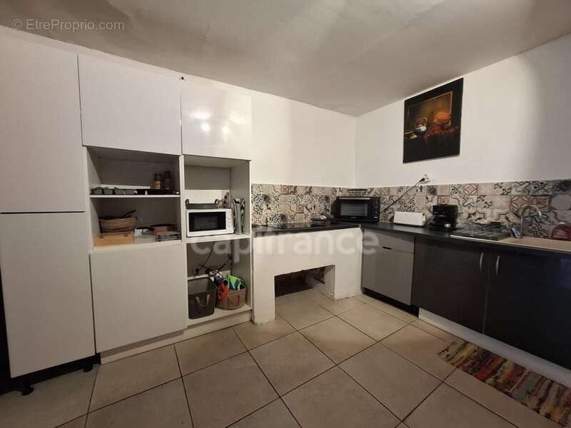 A vendre - Maison de Bourg Atypique et Rénovée – Vue Mer et Montagne – Saint-Pierre (972) - photo 9