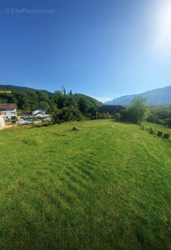 Terrain à LES MOLLETTES