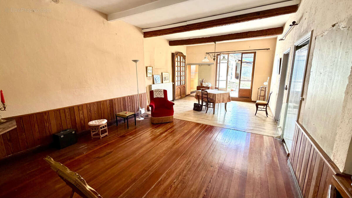 Maison à PERNES-LES-FONTAINES