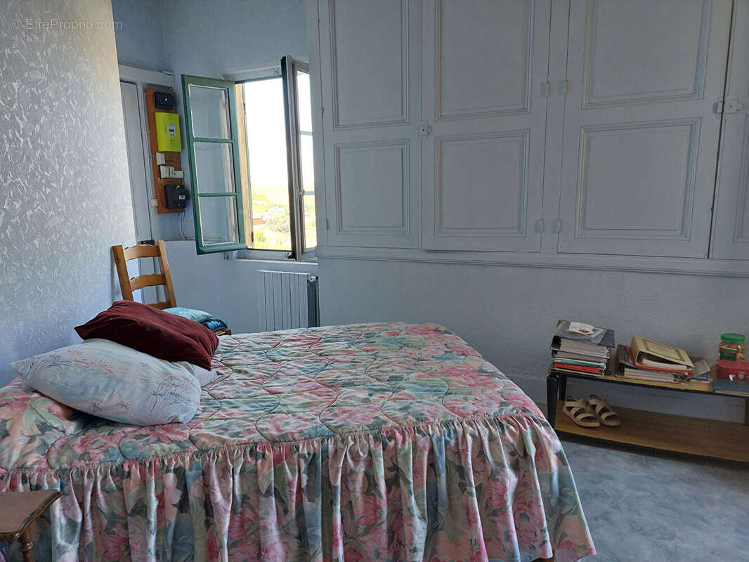 POUILLY LE MONIAL - Maison 7 pièces de 146 m²  avec véranda et terrain 600m² - photo 7