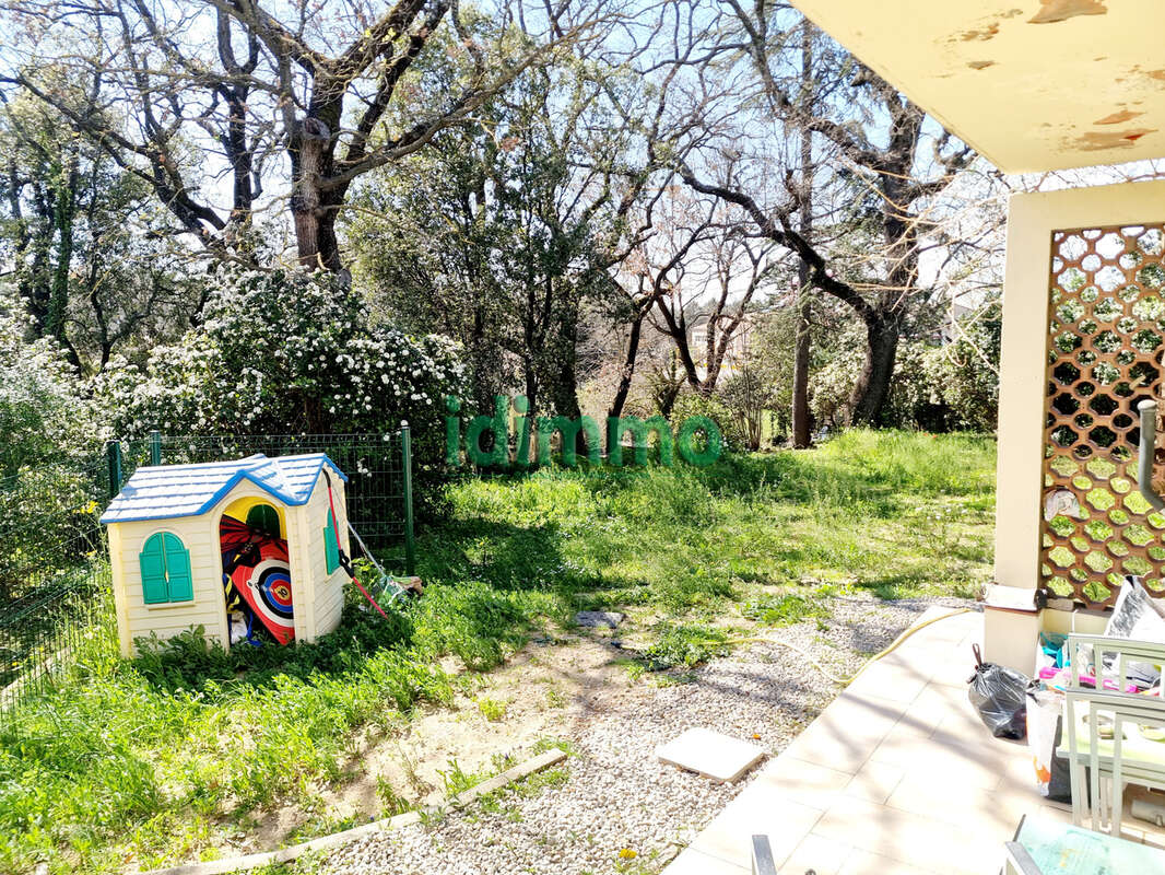 Affaire Draguignan F2 en rez de jardin avec jardin 200m et 2 places de parking 159000€ crn2378 dpe d - photo 6