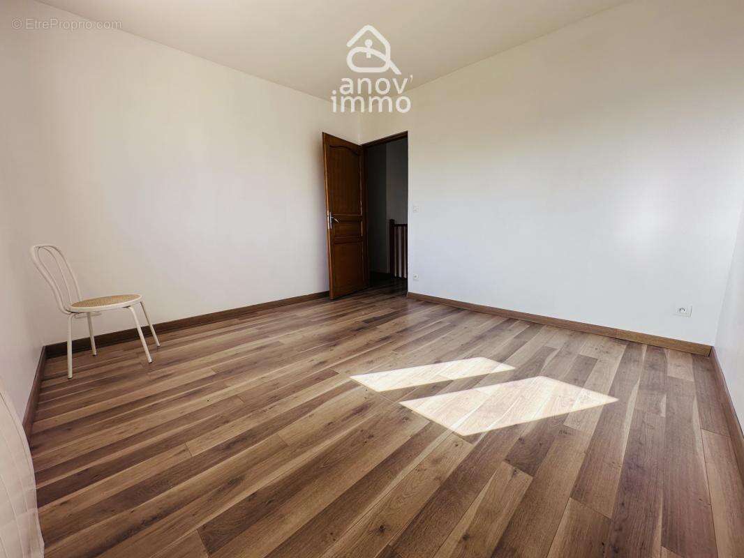 Maison 143 m2 4 chambres - Terrain jusqu'à 6 000 m2 - Double - photo 8