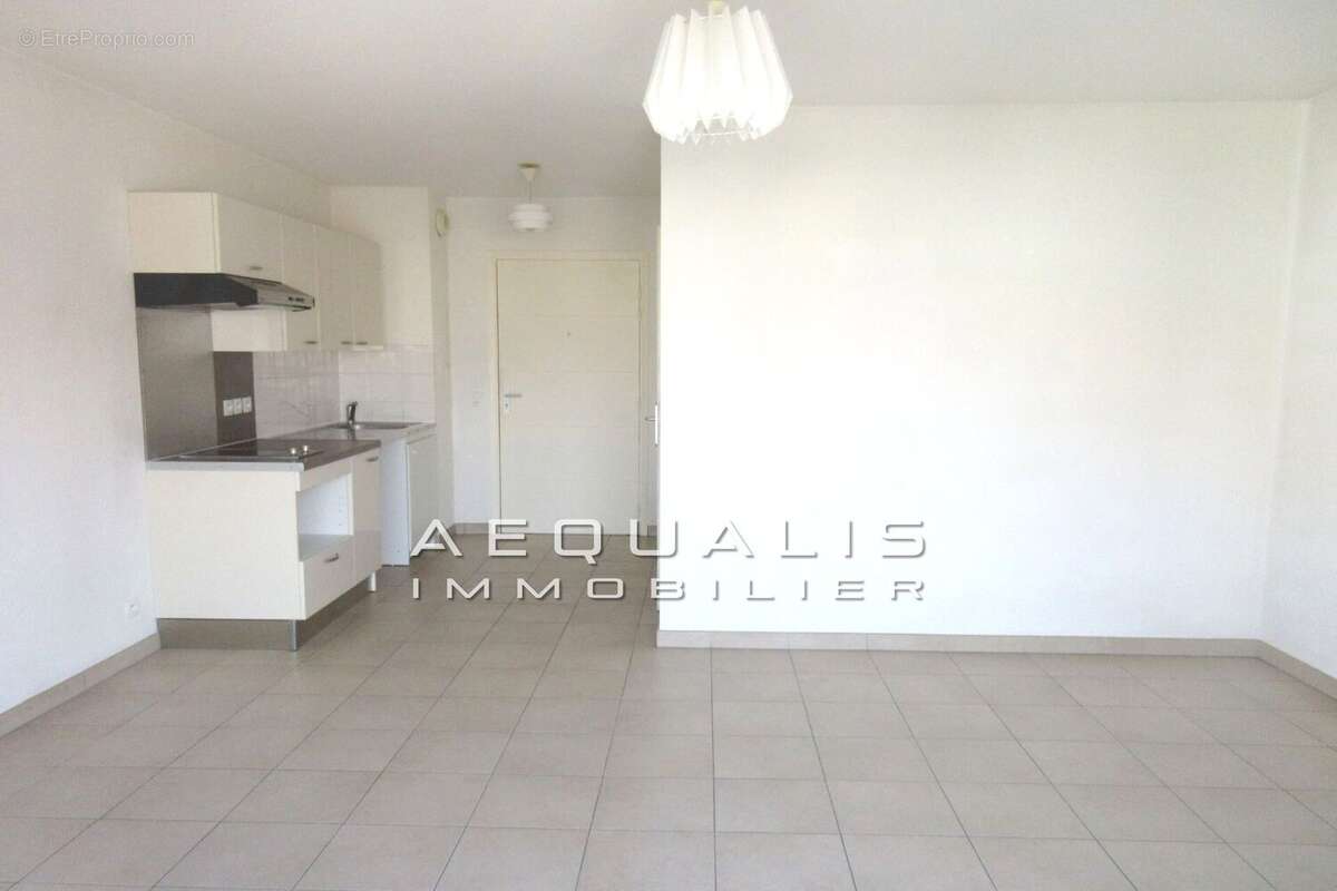 Appartement 27 m² à Saint-Laurent-Du-Var  - photo 4