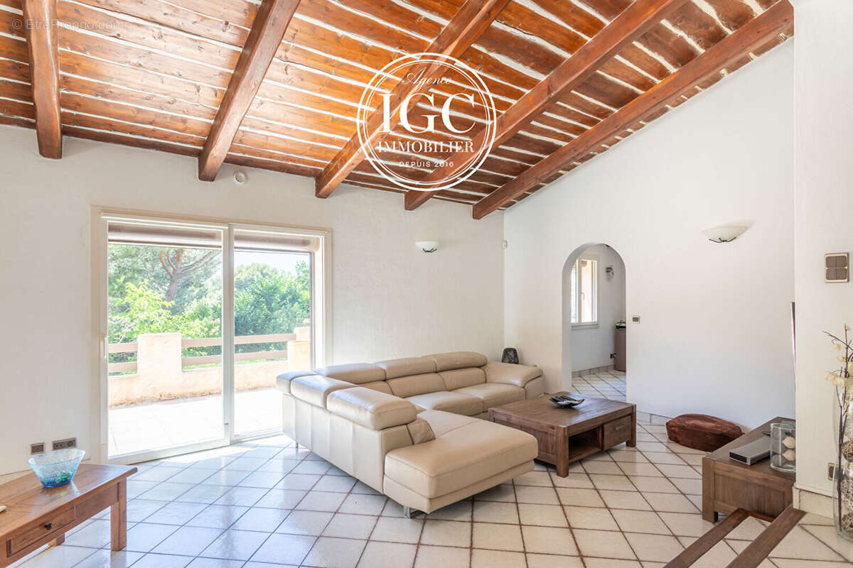 Maison type 5 - 150 m² / 954 m² terrain  piscine- vitrolles 13127 - photo 7