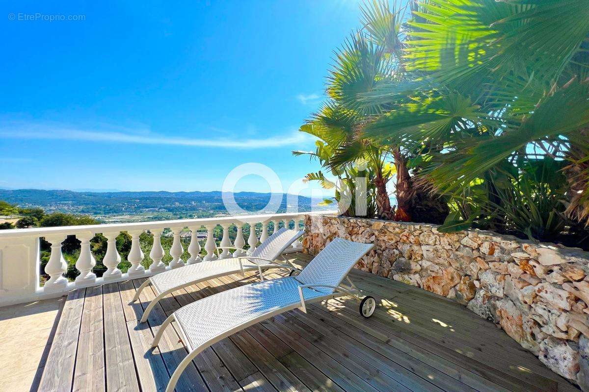 Maison à MANDELIEU-LA-NAPOULE