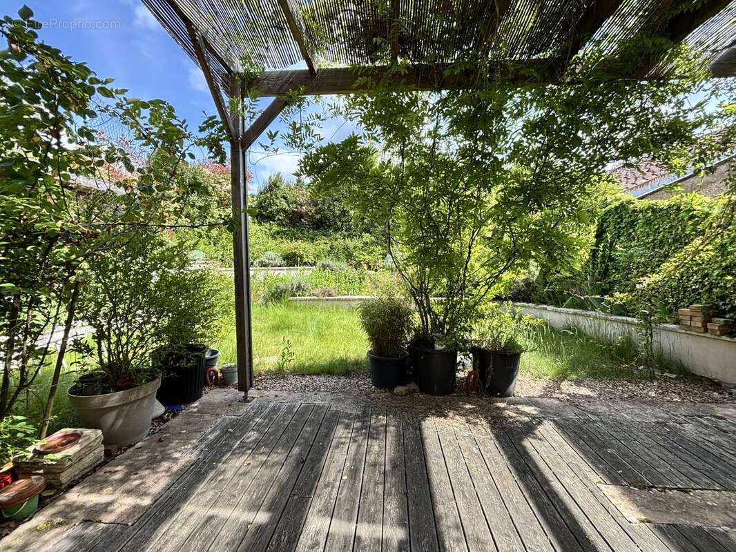 Maison à SAINT-BONNET-DES-BRUYERES