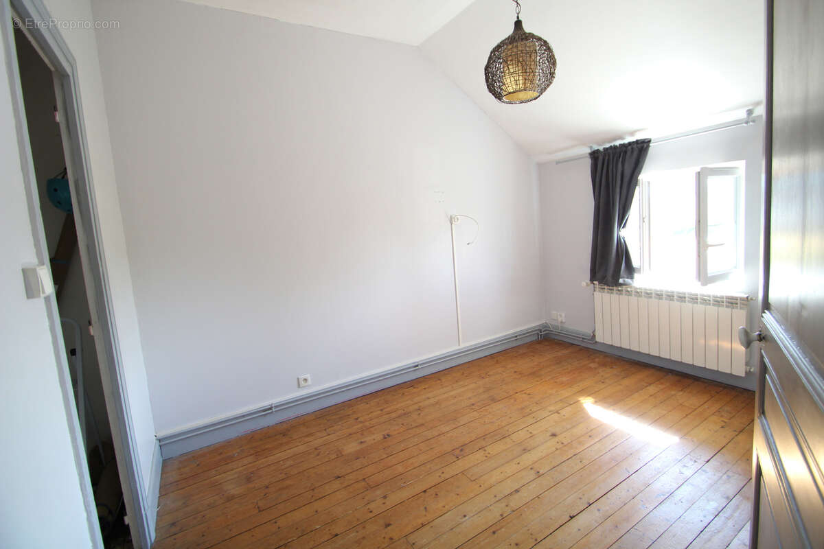 Maison de Bourg à Vendre 3 ou 4 chambres - photo 12