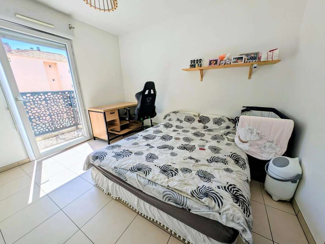 Appartement à SAINT-LAURENT-DU-VAR