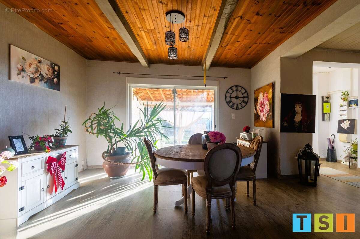 Maison à CASTELNAU-PICAMPEAU