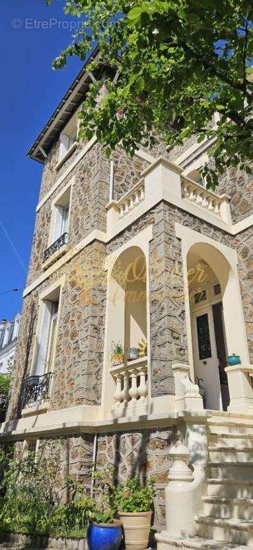 Maison à SAINT-MAUR-DES-FOSSES