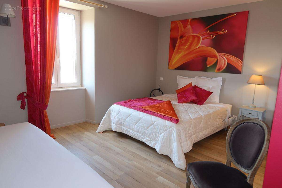 Maison à ECOLE-VALENTIN