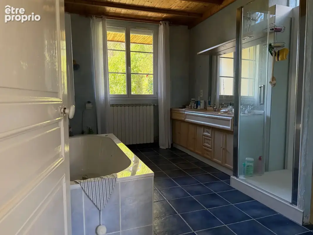 Auv 1234 : Maison rénovée avec jardin et garage à Marcillat, 641m2 - photo 5