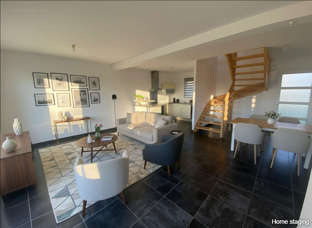 Maison à LE RELECQ-KERHUON