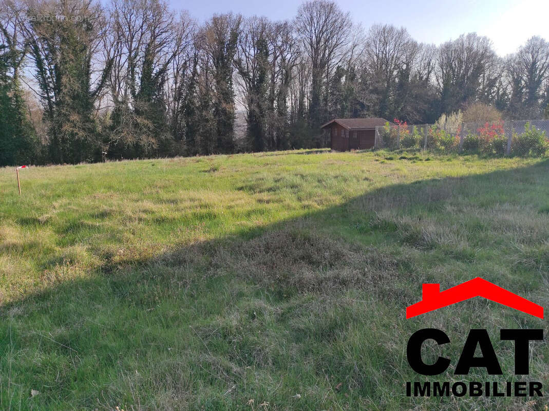 Terrain à VERNOU-LA-CELLE-SUR-SEINE