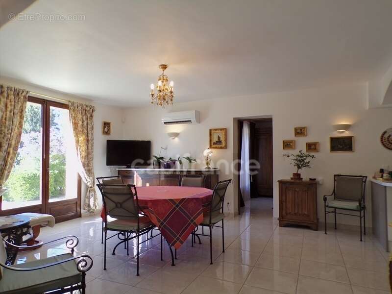 Maison à CRUZY