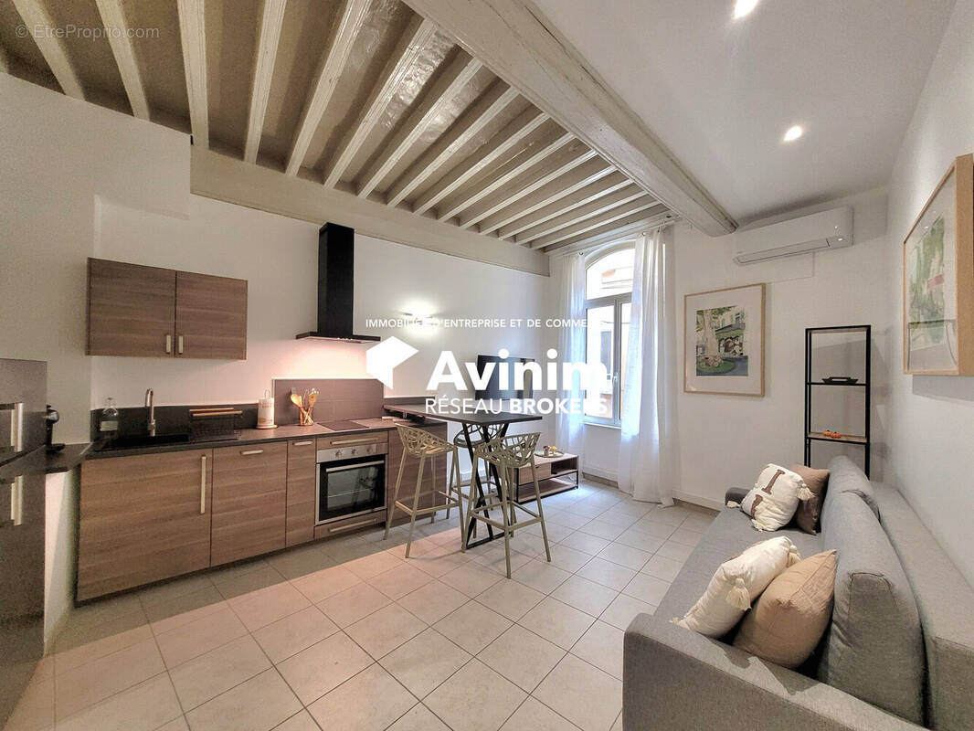 Commerce à L'ISLE-SUR-LA-SORGUE