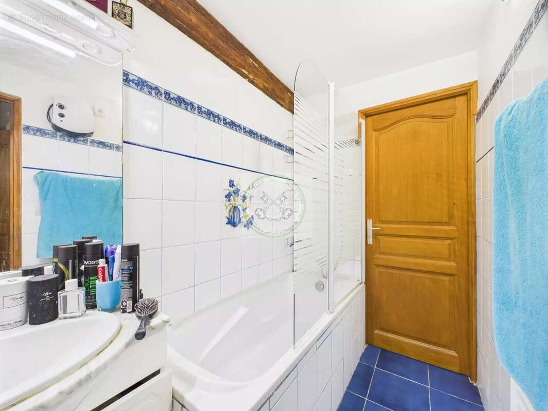 À Vendre - Maison de village - Fréjus centre historique - photo 5