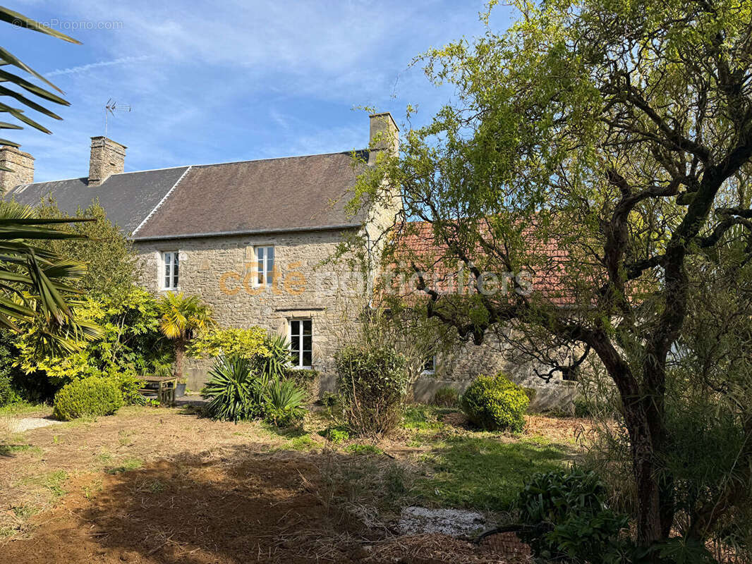 Maison à COUTANCES