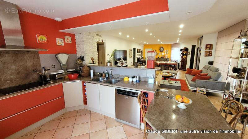 Maison à POUSSAN