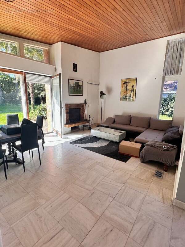 Maison à LES LOGES-EN-JOSAS