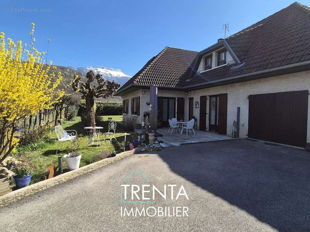 Maison à SAINT-ETIENNE-DE-CROSSEY