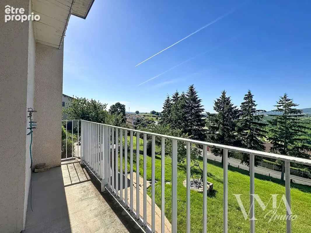 Lozanne   Maison à rénover avec un terrain et beau potentiel - photo 3