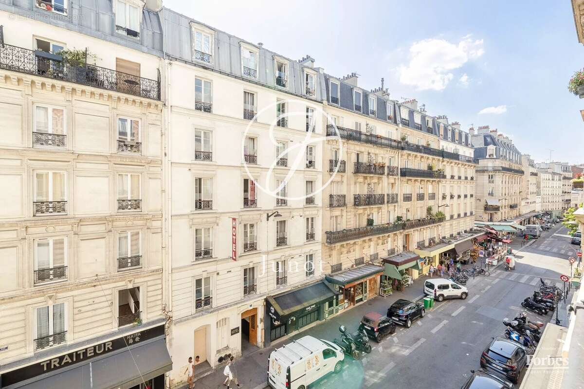 Appartement à PARIS-18E