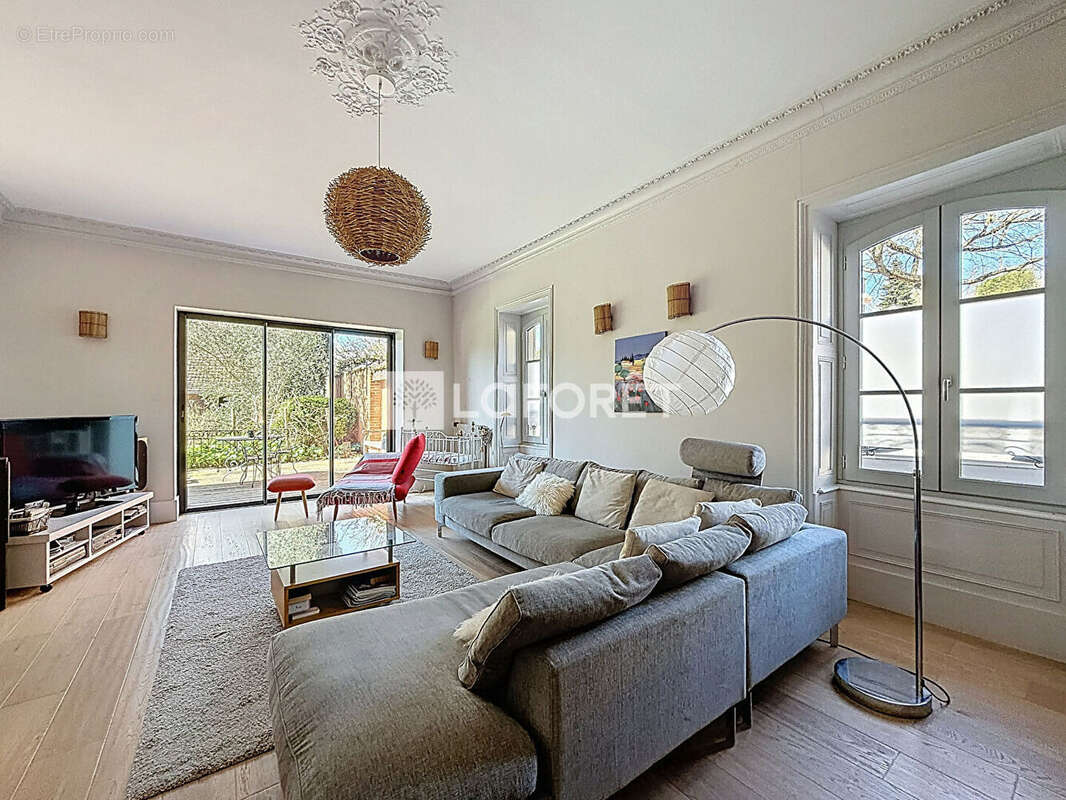 Maison à CHATILLON-SUR-CHALARONNE