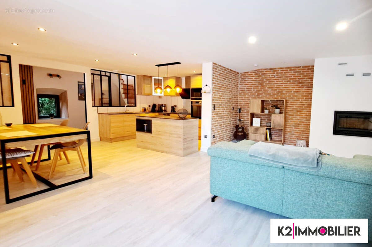 Maison à SAINT-MARCEL-LES-SAUZET