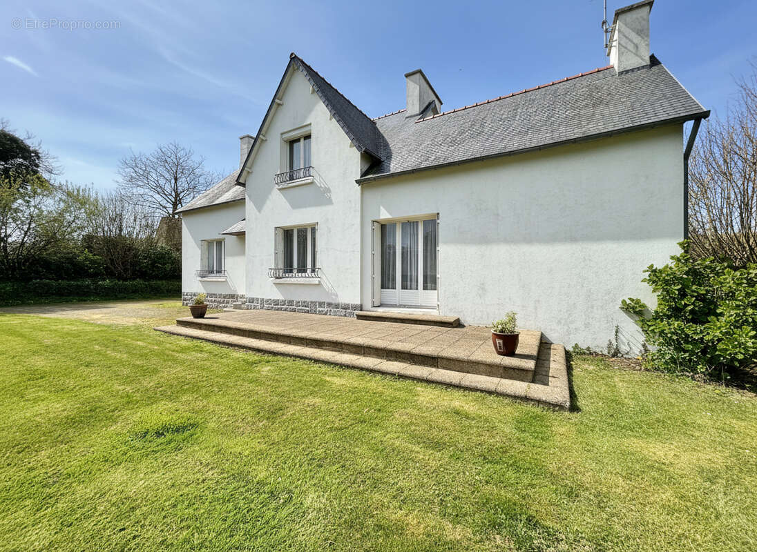 Maison à SAINT-THONAN