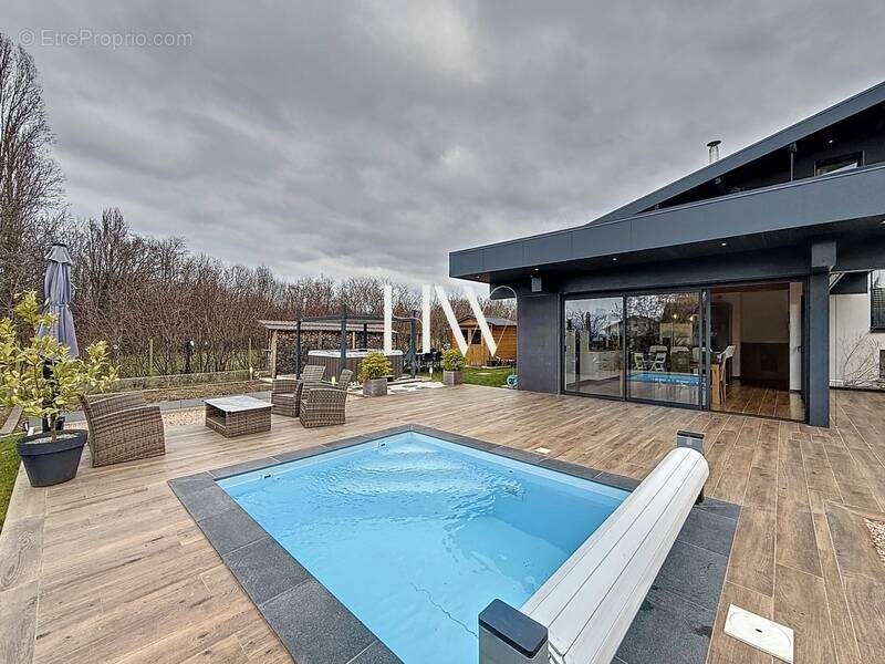 Maison à ANTHY-SUR-LEMAN