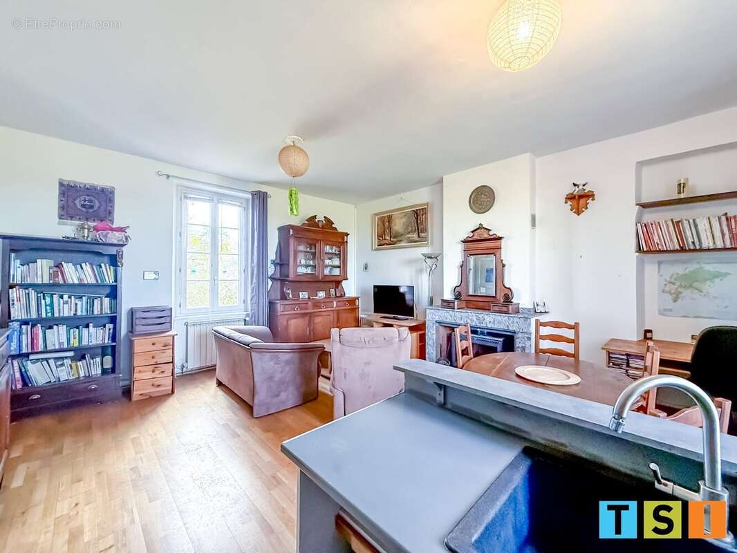 Labarthe--rivière : Ensemble immobilier avec piscine, parc clos de 2 170 m², maison familiale, 2 appartements - photo 6