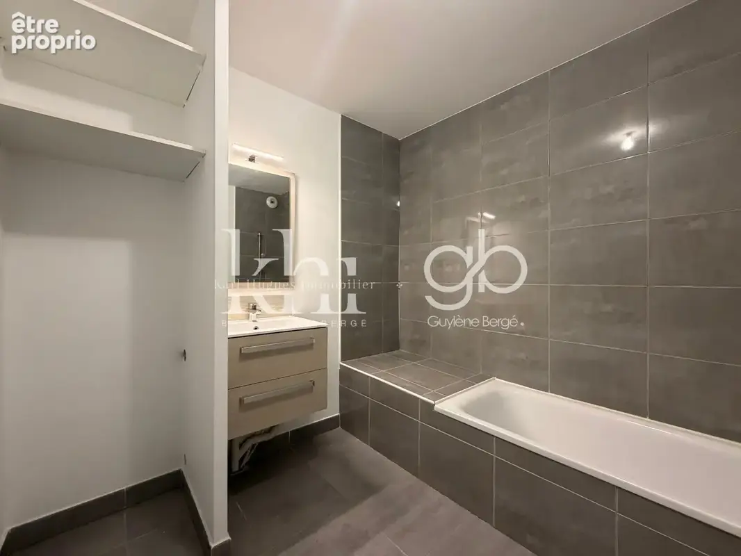 Appartement T3 69 m2 à VILLENEUVE-LÈS-MAGUELONE - Terrasse et stationnement - photo 6